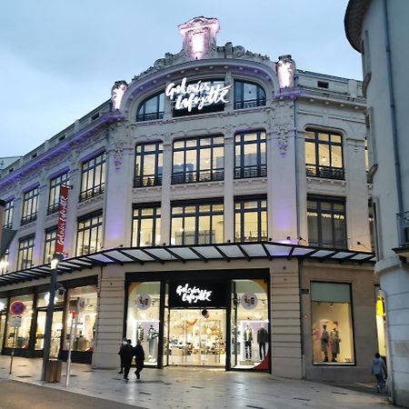 Confortable Appart 1Er Etage Centre Ville Netflix Beziers Exterior photo