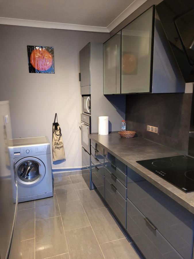 Confortable Appart 1Er Etage Centre Ville Netflix Beziers Exterior photo